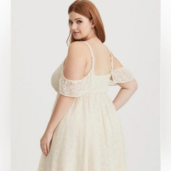 Torrid Ivory Lace Cold Shoulder Skater Dress 1X NWT - Picture 2 of 12